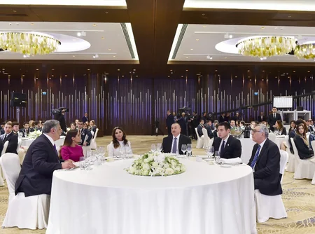 Prezidentin iştirakı ilə İslamiadanın qalib idmançıları, onların məşqçiləri və idman ictimaiyyətinin nümayəndələri ilə görüş keçirilib