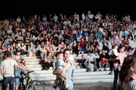 Heydər Əliyev Mərkəzinin parkında muğam-caz konserti olub