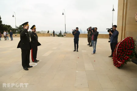 Türkiyə Jandarma Qüvvələrinin komandanı Fəxri xiyabanı və Şəhidlər xiyabanını ziyarət edib