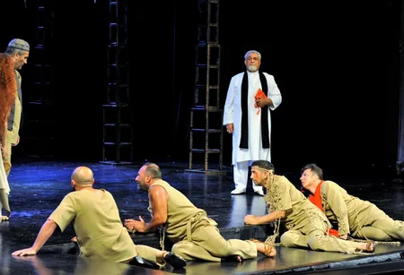 Akademik Milli Dram Teatrında yeni hazırlanan “Dəli yığıncağı” tamaşası nümayiş olunub