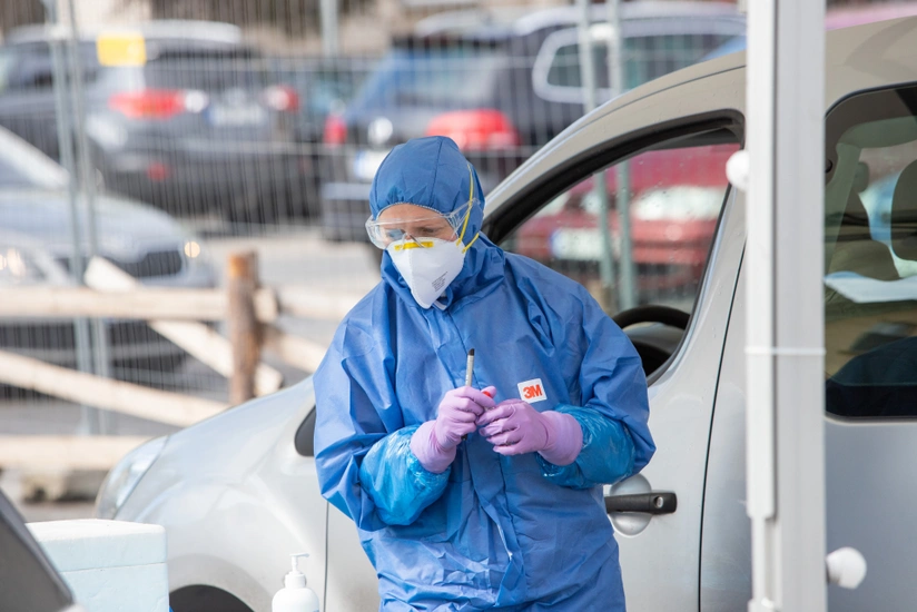 Estonia introduces strict quarantine for a month