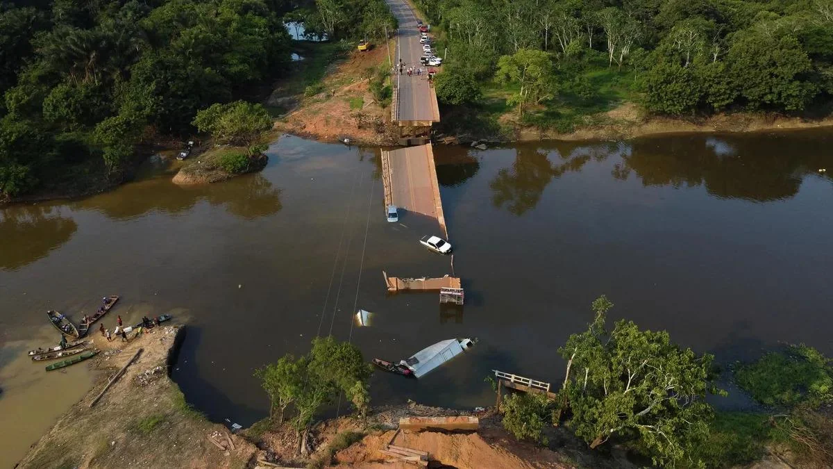 Bridge collapse in Brazil leaves 3 dead, many more missing