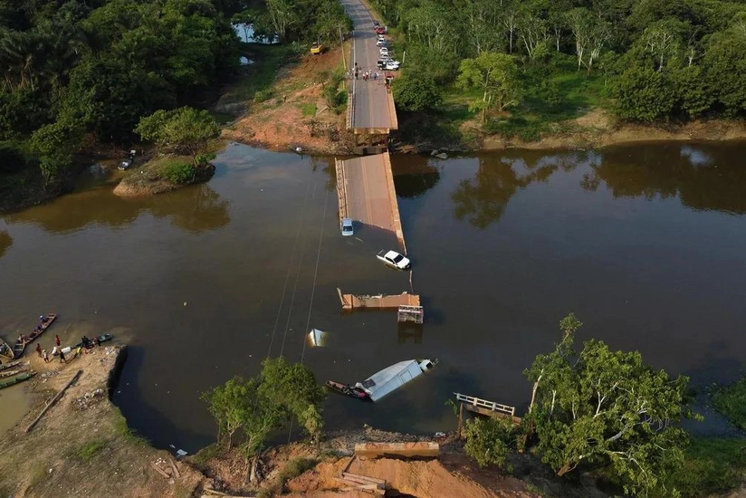 Bridge collapse in Brazil leaves 3 dead, many more missing