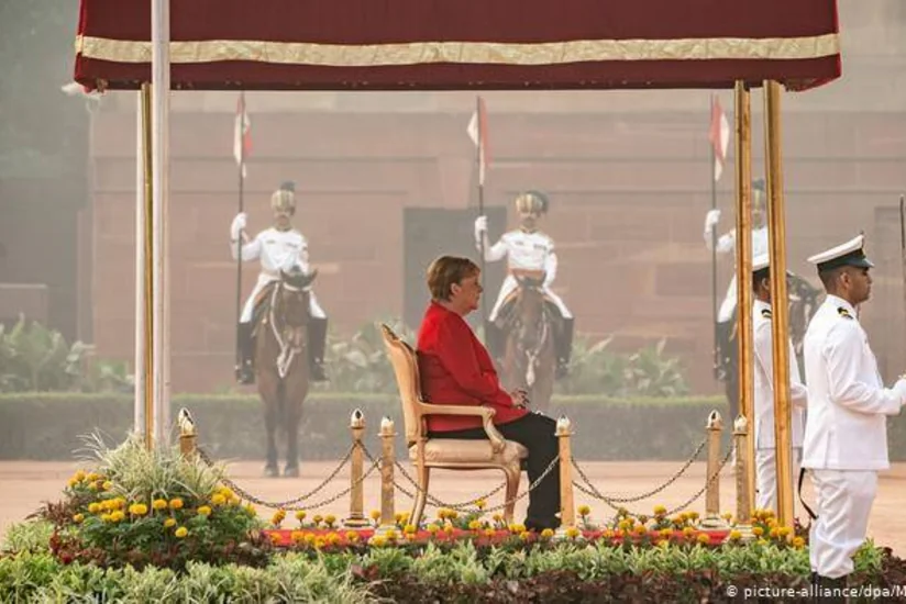 Merkel listens to hymns sitting at Gandhi memorial ceremony in India -VIDEO