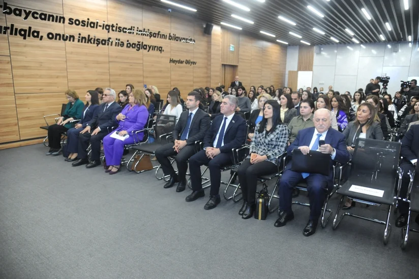 Tikinti sektorunun inkişafında qadınların rolu müzakirə edilib