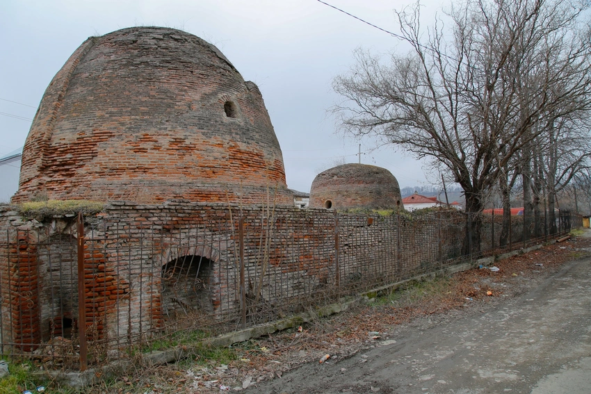 Gümbəzi uçan, çuxurdan çıxa bilməyən Çuxur hamam - FOTOREPORTAJ