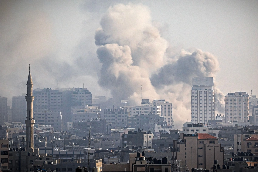 İsrail qırıcıları Qəzzanı bombalayıb