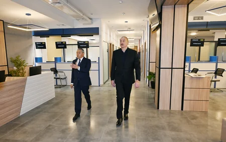 İlham Əliyev Şuşada Dövlət Xidmətləri Mərkəzinin əsaslı təmirdən sonra açılışında iştirak edib - YENİLƏNİB