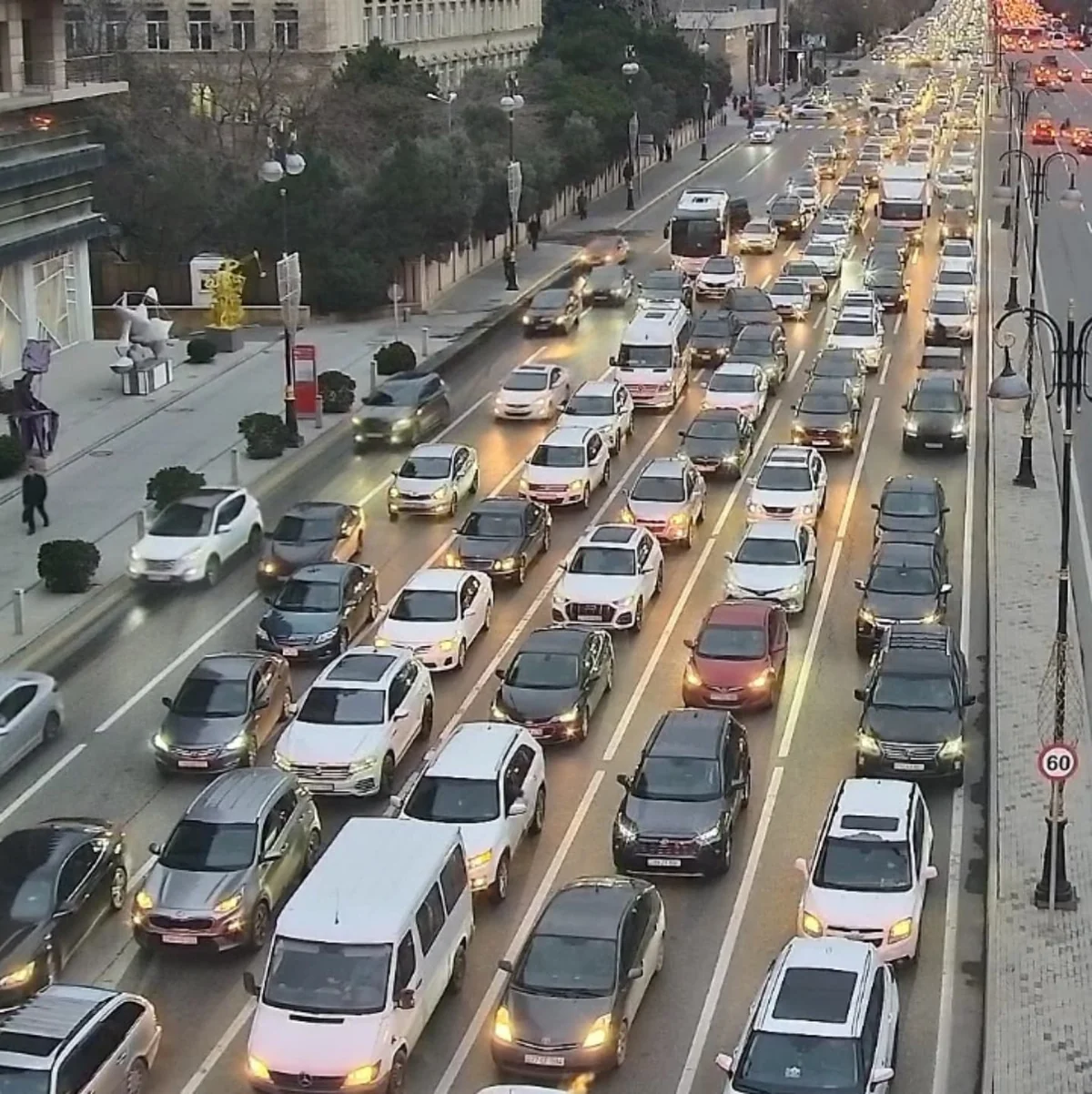 Bakının bir sıra yollarında tıxac müşahidə olunur