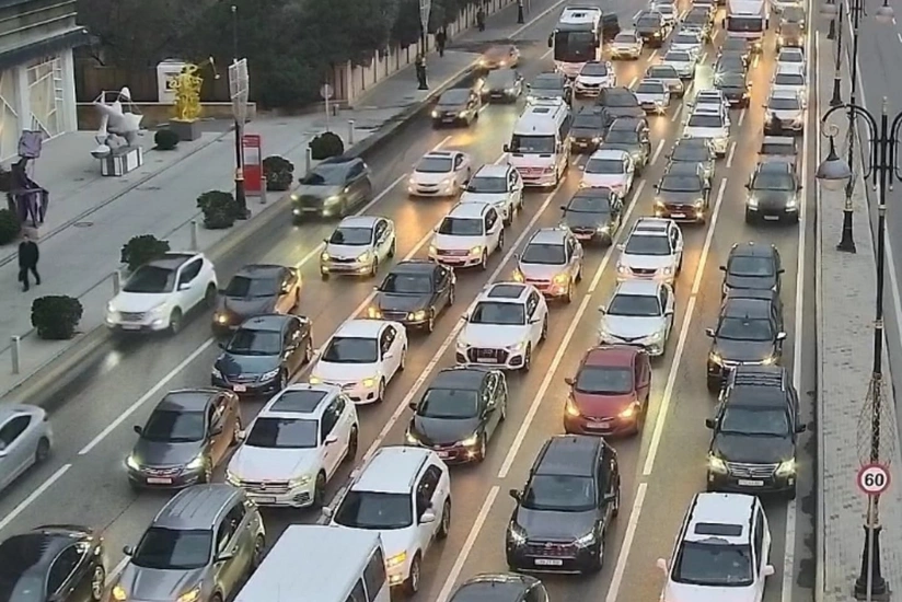 Bakının bir sıra yollarında tıxac müşahidə olunur