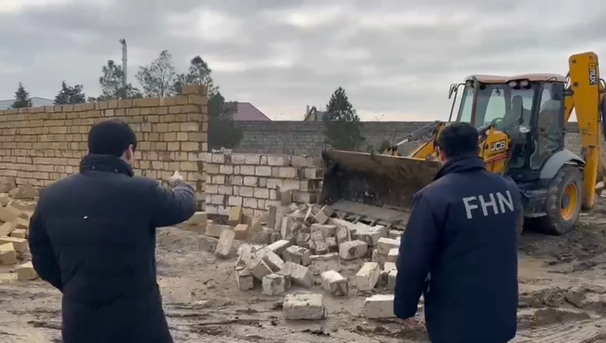 В Сумгайыте снесен незаконно построенный объект