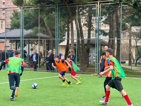 Paytaxtın abad məhəllələrində minifutbol yarışlarına start verilib