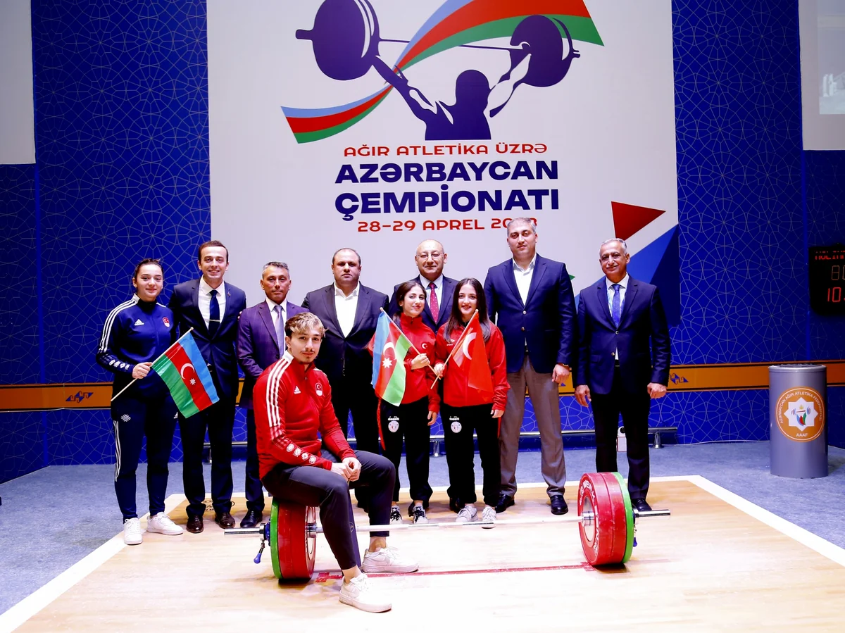 Türkiyəli atletlər ağırlıqqaldırma üzrə Azərbaycan çempionatını izləyiblər