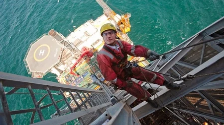 ​AÇG blokundan neft hasilatı 3 mlrd. barelə çatıb