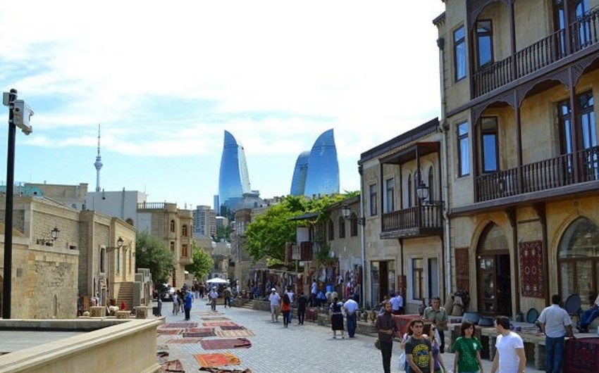 Azərbaycana turist axını 32 % artıb