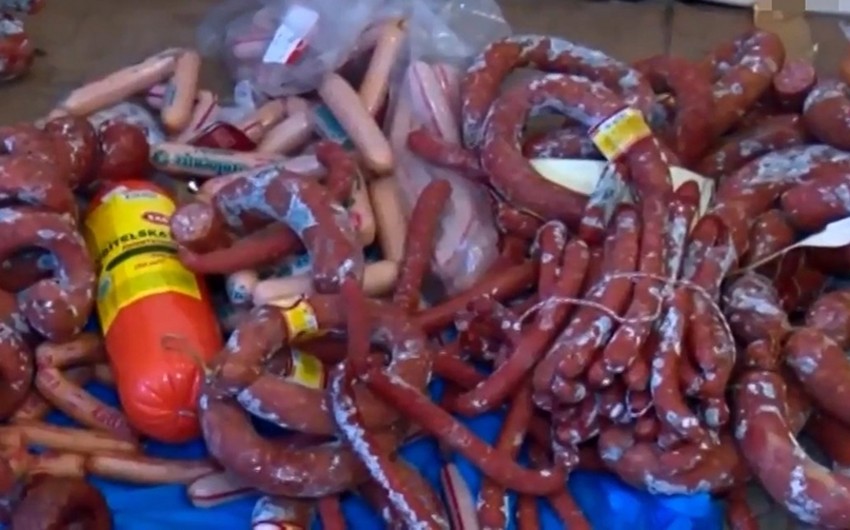 Bakıda yararsız kolbasa məmulatları məhv edilib