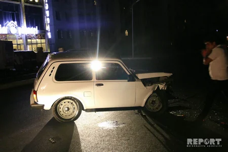 Gəncədə sərxoş sürücü qəza törədib: xəsarət alanlar var - FOTO