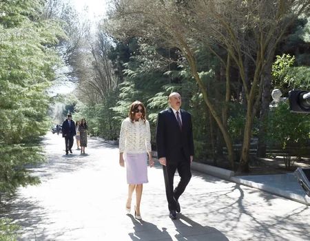 Prezident İlham Əliyev ümummilli lider Heydər Əliyevin məzarını və Şəhidlər xiyabanını ziyarət edib - YENİLƏNİB