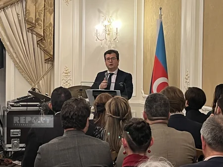 Zəfər Günü Parisdə qeyd edilib