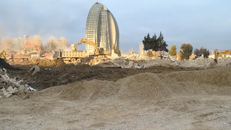 Bakıda sökülən Araz hotelinin yerində yeni yol salınır - VİDEO