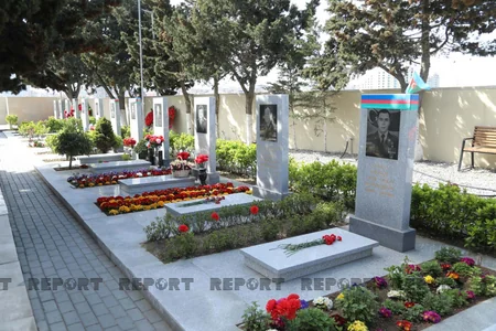 Aprel döyüşlərinin şəhid pilotlarının məzarı ziyarət olunub
