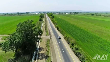 Yevlaxda kənd yolu yenidən qurulub