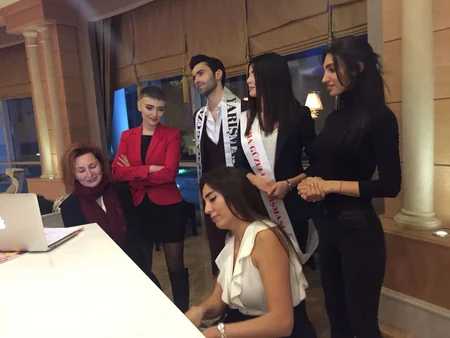 Oya Ergün “Sinemanın kral və kraliçası” yarışmasının seçimlərində çıxış edib
