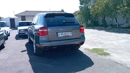 Şirvanda “Porsche Cayenne”də avtomat aşkarlanıb