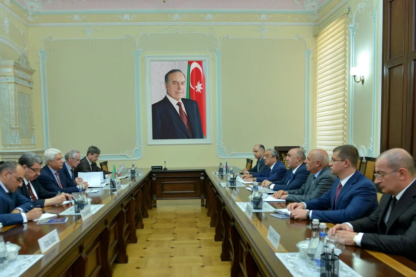 Əlcəzairin ədliyyə naziri Baş Prokurorluqda olub