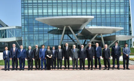 ​Azərbaycan Prezidenti SOCAR-ın yeni inzibati binasının açılışında iştirak edib - VİDEO