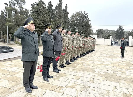 Milli Qəhrəman Mübariz İbrahimovun məzarı ziyarət edilib