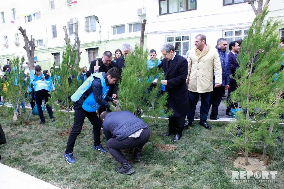 Bakıda daha bir abadlaşdırılan həyət sakinlərin istifadəsinə verilib