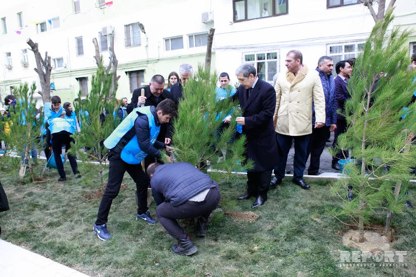 Bakıda daha bir abadlaşdırılan həyət sakinlərin istifadəsinə verilib