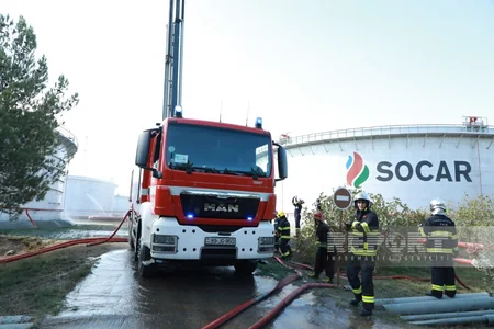 Neft məhsulları saxlanılan çənlərdə yanğınların söndürülməsi” mövzusunda yanğın-taktiki təlim keçirilib