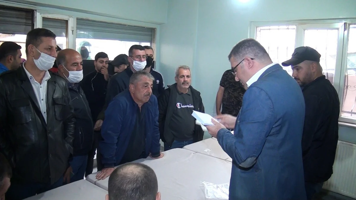 Diaspor Komitəsi Türkiyədəki aztəminatlı azərbaycanlılara yardım etdi