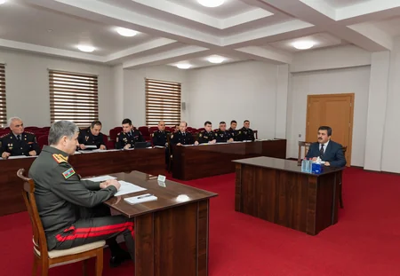 Daxili işlər naziri Gədəbəydə vətəndaş qəbulu və sıra baxışı keçirib