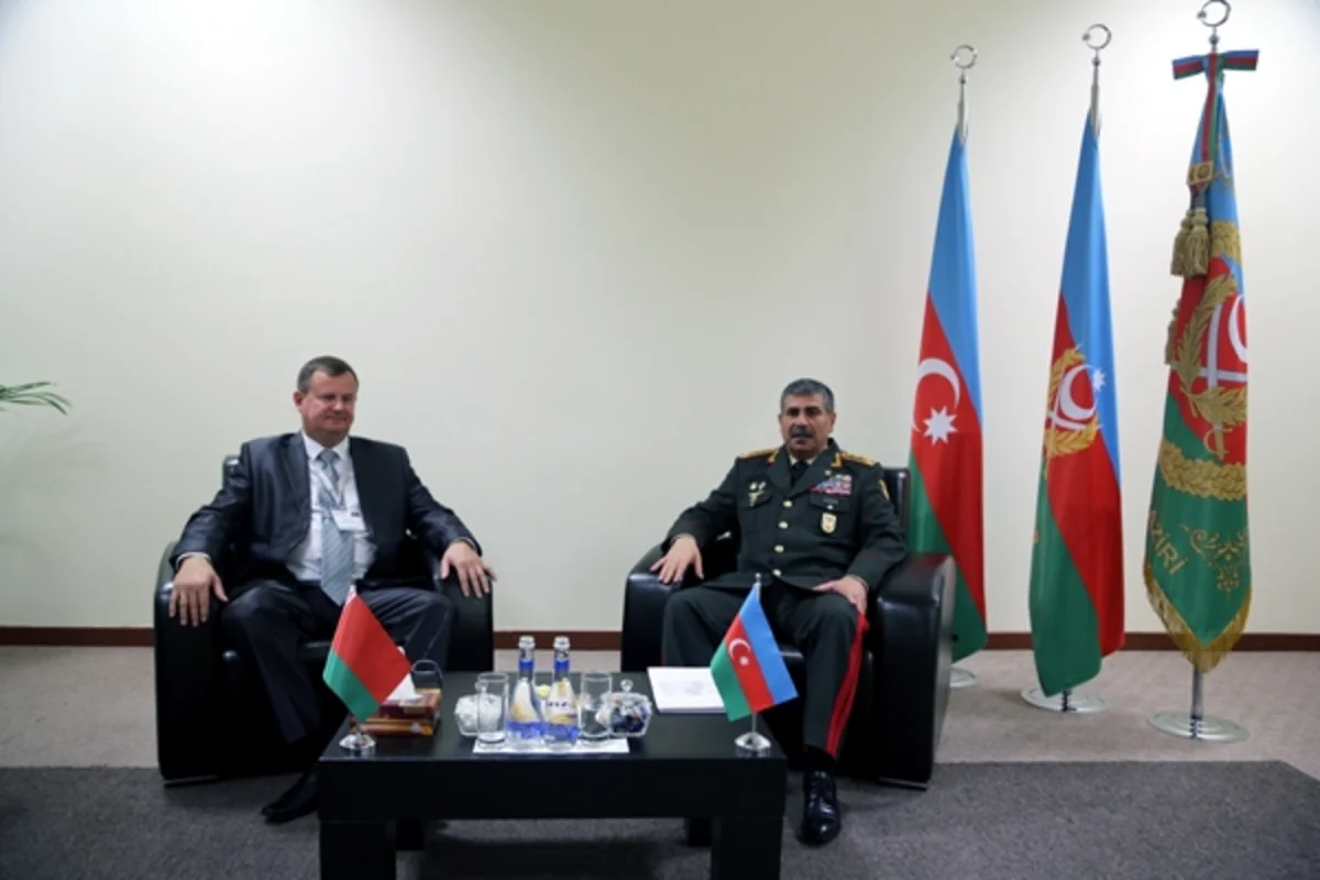 Zakir Həsənov Belarusun müdafiə naziri ilə görüşüb