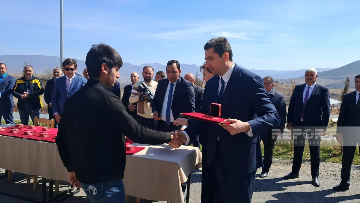 Növbəti köç karvanı Xocalının Ballıca kəndinə çatıb, açarlar təqdim edilib - YENİLƏNİB-2
