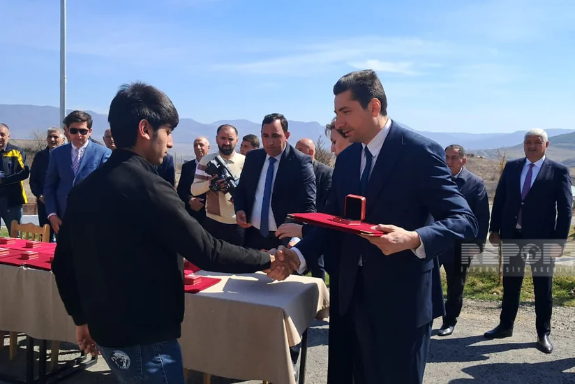 Növbəti köç karvanı Xocalının Ballıca kəndinə çatıb, açarlar təqdim edilib - YENİLƏNİB-2