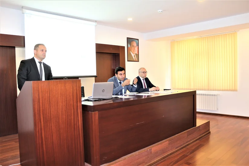Sahibkarların manatla aldıqları kreditin təminatı mexanizmi müzakirə edilib
