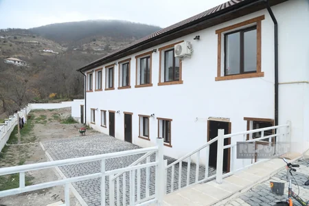 Gənclik və qocalığın kəsişməsindəki zaman dayanacağı: Laçında 30 illik fasilədən sonrakı həyat - REPORTAJ