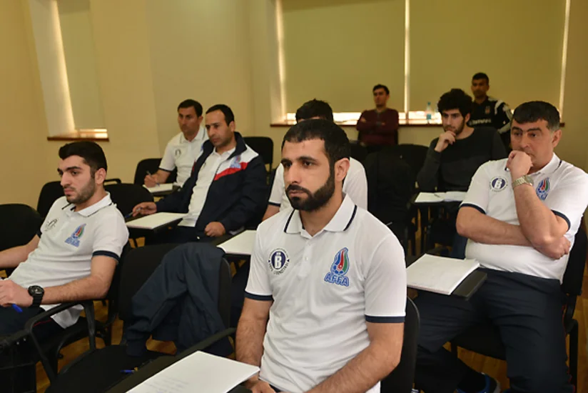 Rəşad Sadıqov məşqçi kurslarında təhsilə başlayıb