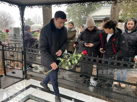 Gürcüstanda 20 Yanvar şəhidinin məzarı ziyarət olunub