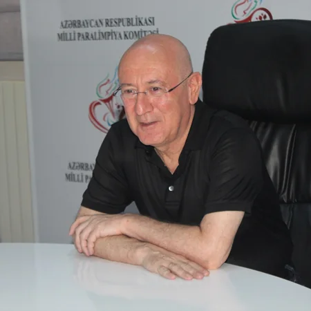 İlqar Rəhimov İslamiadadan qayıdan paralimpiyaçılarla görüşüb