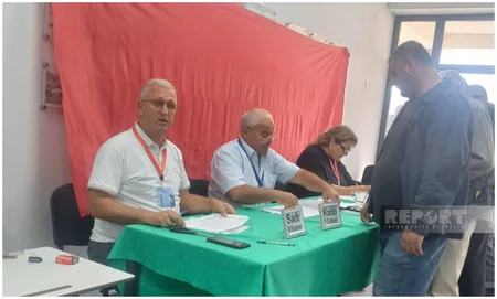 Zabuxda seçicilər səsvermə hüququndan istifadə edirlər