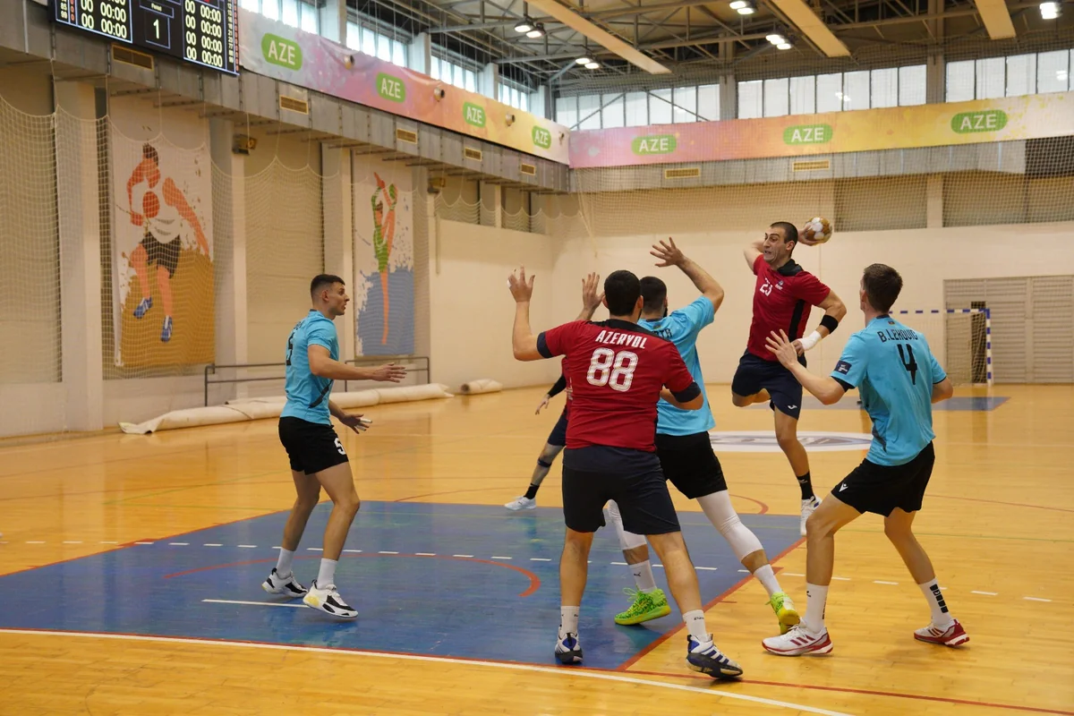 Kişi həndbolçular arasında Azərbaycan çempionatında daha bir oyun keçirilib