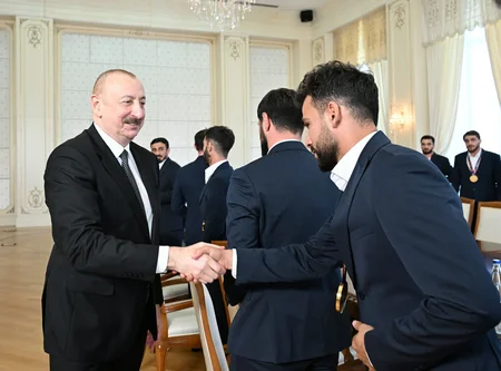 Президент Ильхам Алиев принял членов сборной Азербайджана по мини-футболу