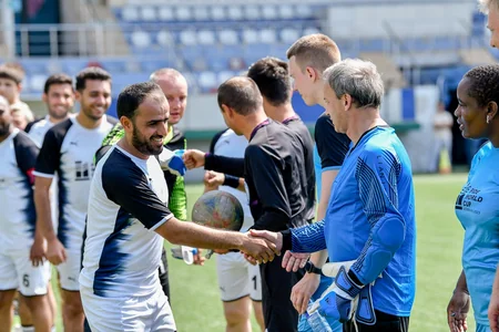 Şahmatçıların futbol matçında 14 qol vurulub