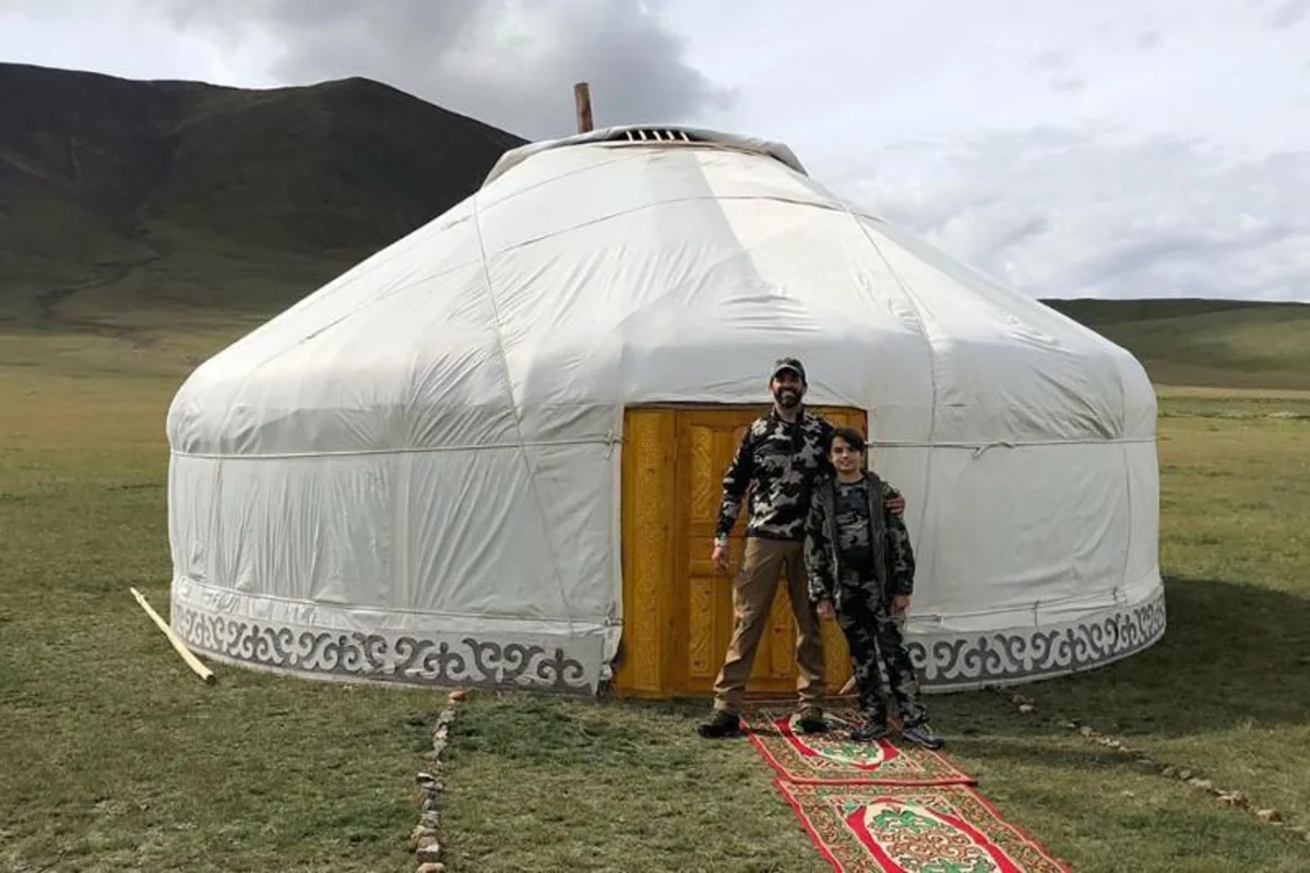 ABŞ prezidentinin oğlu Monqolustanda alaçıqda qalıb - FOTO