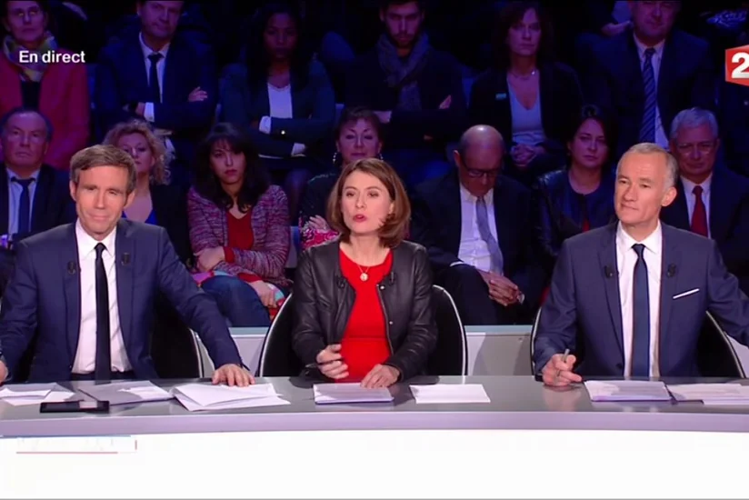 Fransanın müdafiə naziri sosialistlərin debatları zamanı yatıb